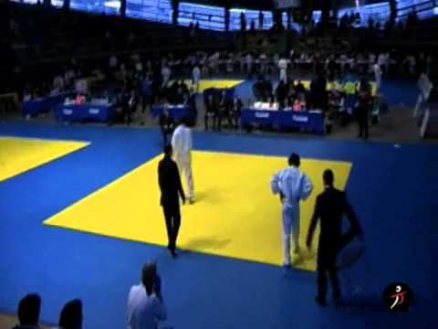 italiajudo.com_camp ita cadetti 2011 - 3 posto 66kg - Ripandelli vs Colavito.flv