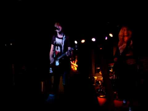 The Von Bondies - Pawn Shoppe Heart (live)