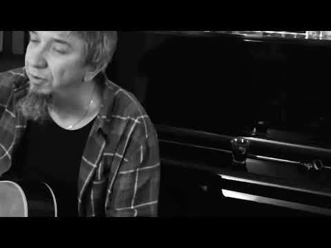 Max De Bernardi plays Woody Guthrie song Pastures of plenty