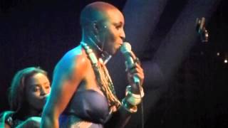 Laura Mvula, Make Me Lovely, Live at F1Rocks Singapore 2013