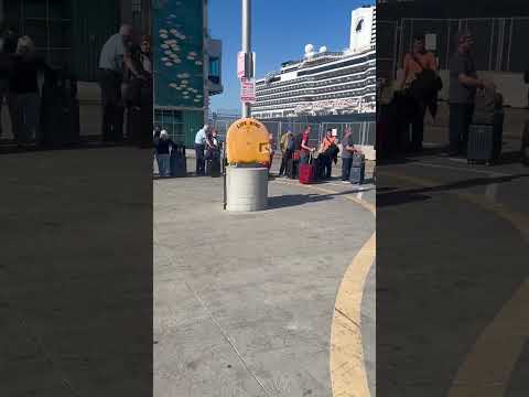 Holland America Line - Four hour wait to board