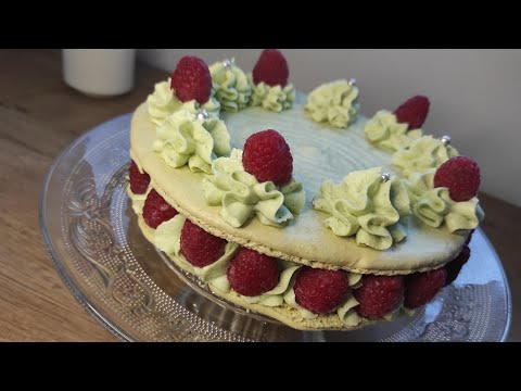 Macaron XXL pistache et framboise trop bon !