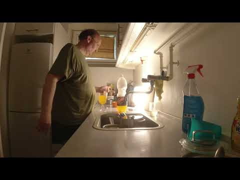 MongoTV_9468 - SPISER SKÅL SLIK FREDAG EFTERMIDDAG