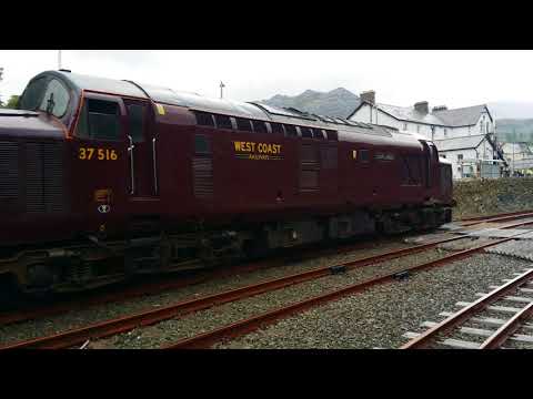 The 37 arrives at Blaenau Ffestiniog