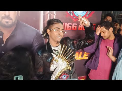 In Side Video: Bigg Boss 16 WINNER MC Stan FIRST VIDEO After Winning TROPHY 🏆