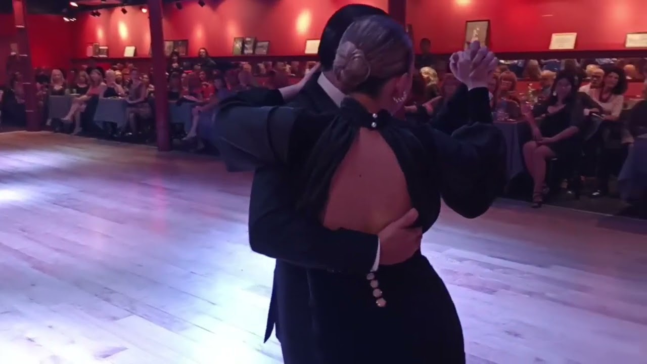 Video thumbnail for CARLA ROSSI Y JOSE LUIS SALVO EN CLUB GRICEL A PURO DI SARLI 2023