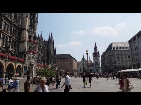 Glockenspiel of Marienplatz Square