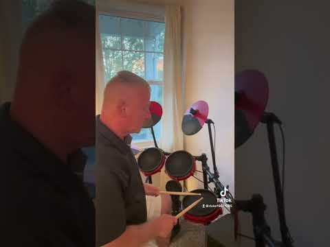 Using accented 16th notes for enhanced drum fills and drum grooves