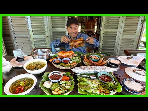 Lé Toul Café é um restaurante da velha escola! Comida tradicional Khmer, café exclusivo com açúcar mascavo.