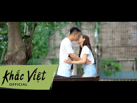 Nụ cười mặn - Khắc Việt