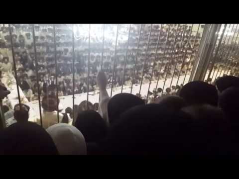 Motzei Yom Kippur In Toldos Aharon - 2016/5777