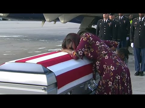 "Er kannte das Risiko": Witwe eines US-Soldaten bricht nach Trump-Anruf zusammen
