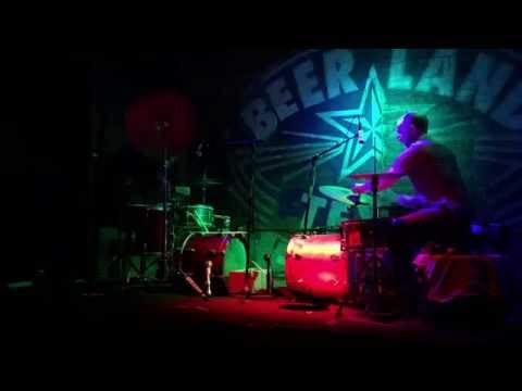 Balancing Bowls In Different Positions (Cogburn + Trammell) at Beerland (21 Sept 2016)