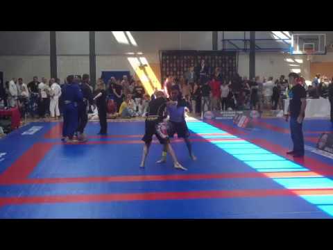 Nogi armbar by Elliott Nurse