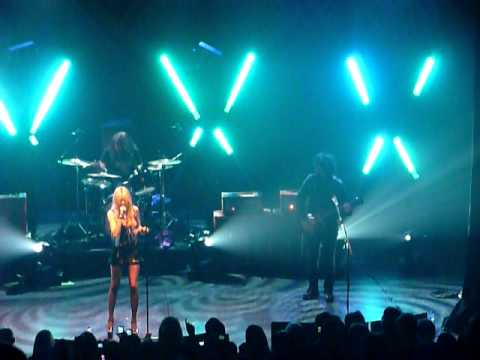 The Pretty Reckless - Supersonic / Time Is Running Out  ( Covers ) at the Shepherd's Bush Empire.