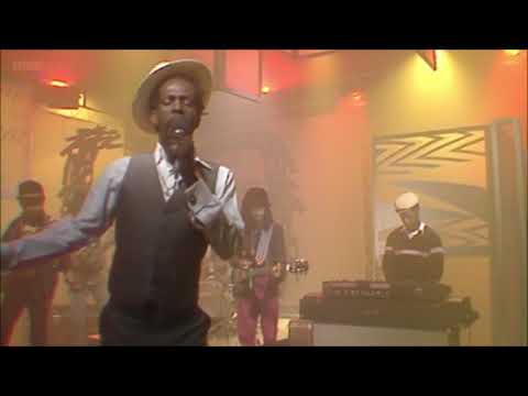 Gregory Isaacs and The Roots Radics - Night Nurse (Live HD)