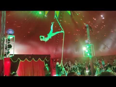 Cyrk Astoria w Legnicy. Alina i pokaz tańca na linie