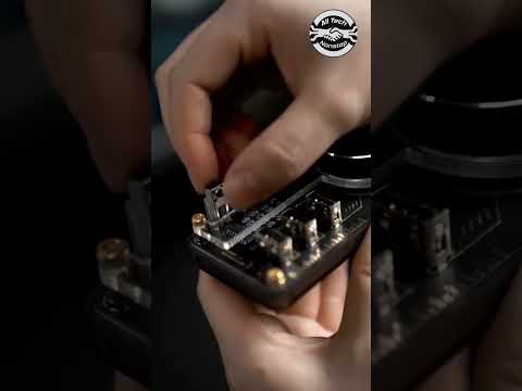 GeekHub EDC Essential Hub - Tăng Năng Suất với Cổng USB Đa Dạng và Phím Tắt Có Thể Lập Trình