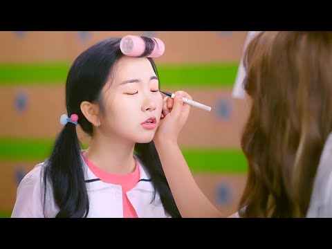 Shy Girl Joins A New School And Becomes Close With A Popular Singer, Who Changes Her Life