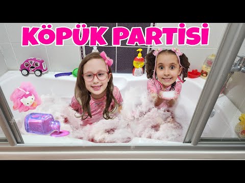 WE HAD A FOAM PARTY IN THE TUB!! BAHAR BANU ALYA THERE WAS FOAM EVERYWHERE!!