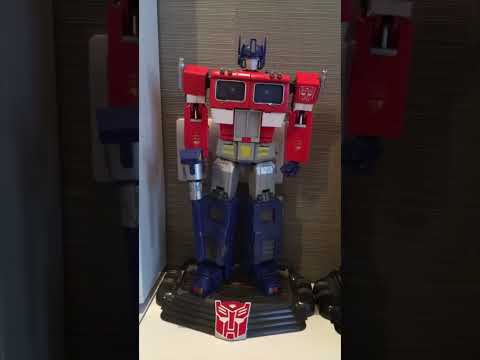 Optimus Prime at home #transformers #optimusprime #cartoon