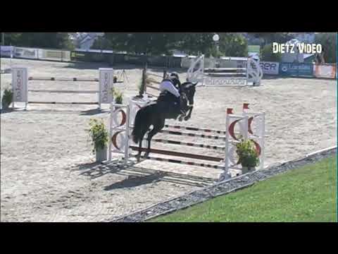 CHICA VON WORRENBERG Leah Engstler