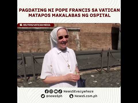 Pope Francis, nakangitingg sinalubong ang mga nagdadasal para sa kaniyang kalusugan