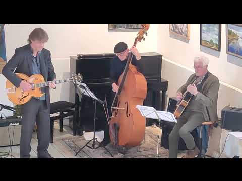 2 Fat Guitars and a Double Bass