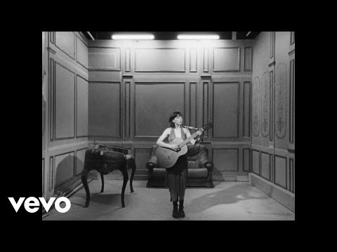 Coline Rio - Manteau chagrin (Clip officiel)