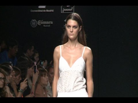 Desfile de Angel Schlesser en la MBFW Madrid