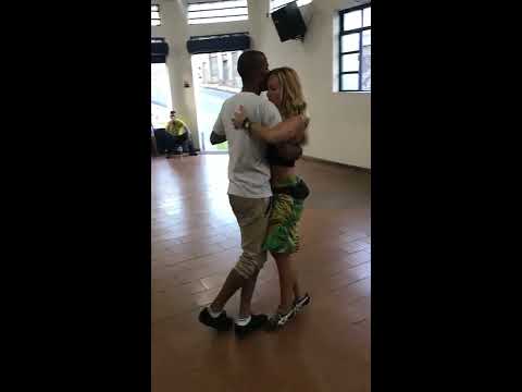 Pia Ovalle e Hugo Silva - Forro Roots