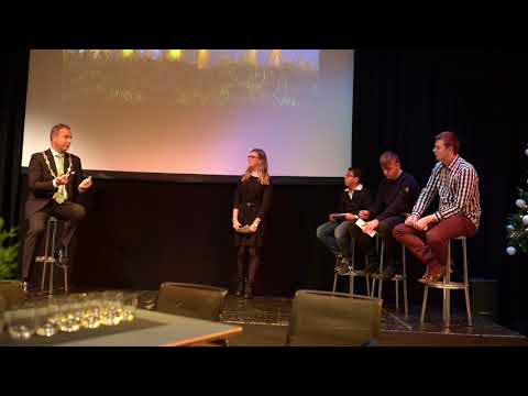 Nieuwjaarsbijeenkomst jongeren interviewen burgemeester Alblasserdam