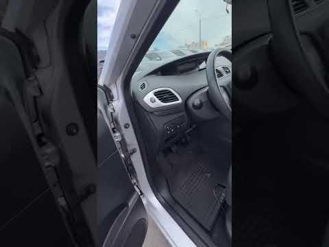 фото renault grand scenic iii 0