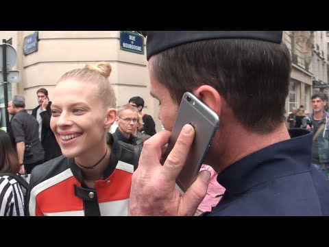 FASHION WEEK PARIS   EXIT  DIOR    (2016)