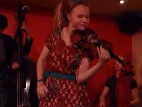 Saffron Sun in Muziekcentum De Toonzaal