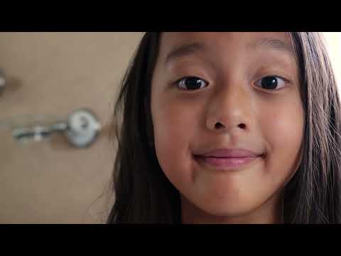 How to teach your child to insert and remove their contact lenses