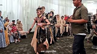 Download lagu Prosesi Upacara Adat 'Panggih', Javanese Traditional Wedding Ceremony Procession.  mp3