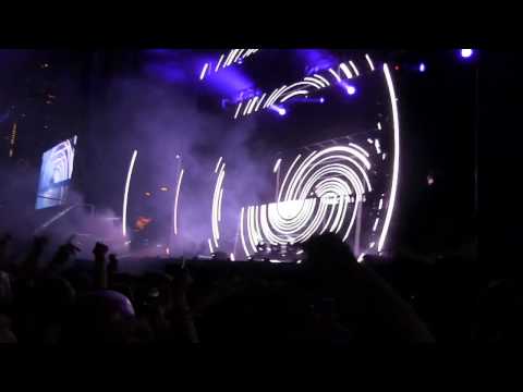 Calvin Harris @ Lolla '14- "Summer/ Eat Sleep Rave Repeat/ Love Me Again"