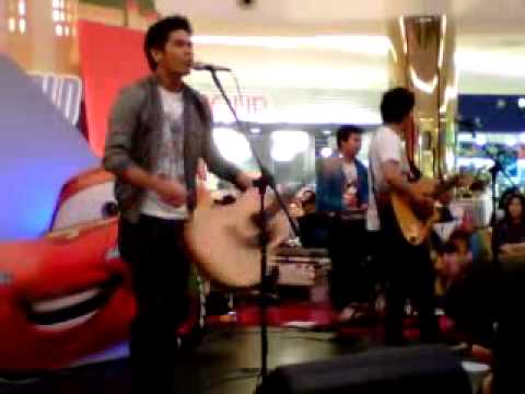 Petra Sihombing Sing "Marry You" by Bruno Mars @ Summerecon Mall Serpong