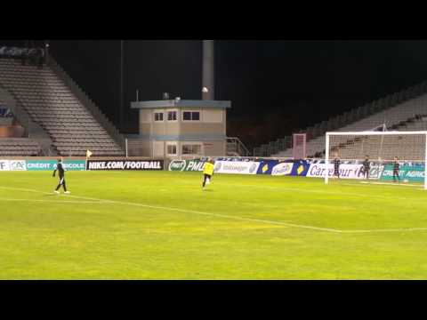 But de Kien mi-temps Istres Fc - Nîmes Olympique.