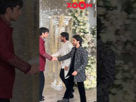 Ibrahim Ali Khan PULLS Arhaan & Nirvaan Khan for a CUTE pap moment! 📸✨ #shorts