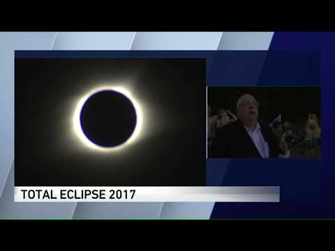 Tom Skilling gets emotional watching eclipse in Carbondale, IL