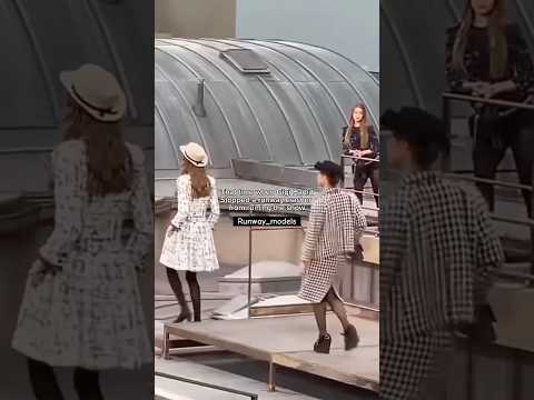 Gigi stopped a runway crasher from ruining the show🔥#shorts #model #supermodel #fashion #runway