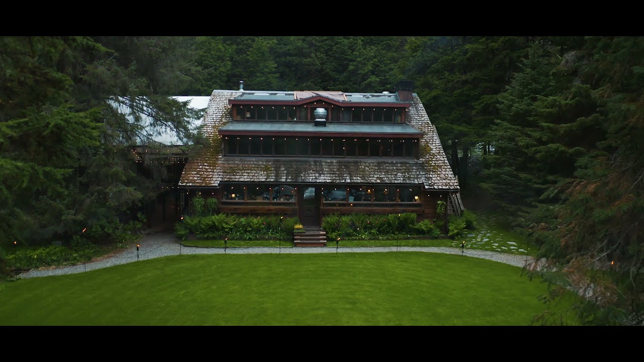 Raven Glacier Lodge | Wedding Venue in Girdwood, Alaska