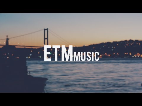 XUITCASECITY, VMK & CRLMASTR - Somebody Say