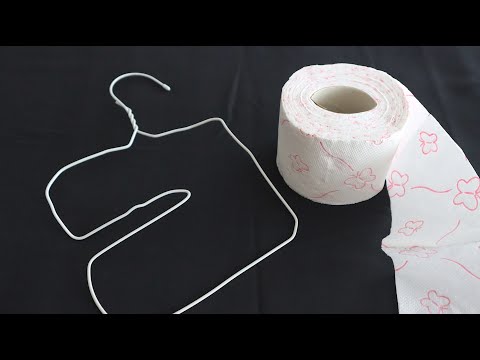 Legen Sie die Socke auf den Staubsauger und biegen Sie den Kleiderbügel. 13 nützliche Tipps, die Ihn