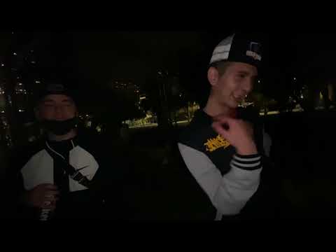 Antipaco comes out of the closet and meets El Barto and Jno, who help him reunite.