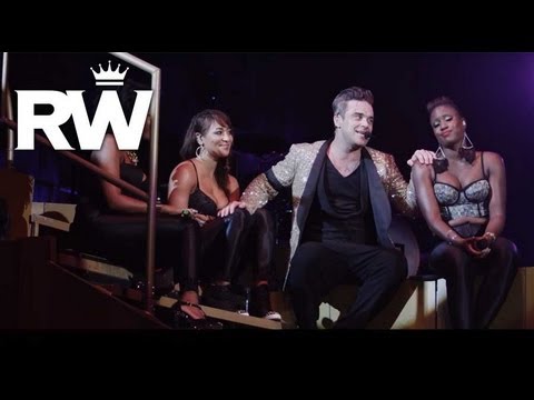 Robbie Williams | Bonding with the Band | Take The Crown Stadium Tour 2013 Presented by Samsung