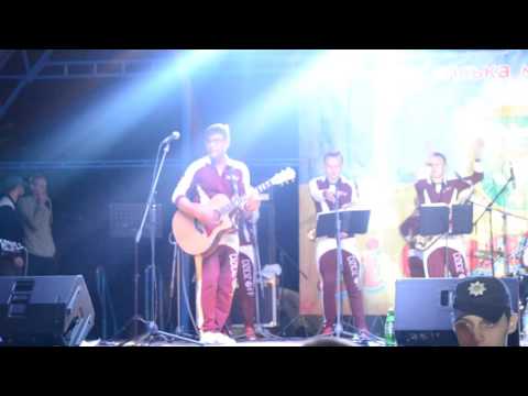Вихід гурту "DZIDZ`OFF" на сцену. СЛОВ`ЯНСЬК.День МІСТА 10.09.2016