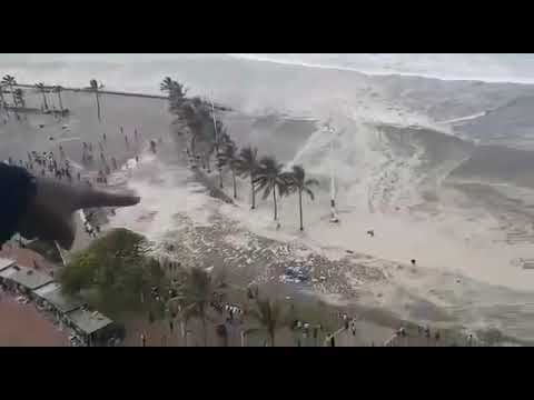 Durban beach closed due to high waves DRAMATIC AERIAL VIDEO
